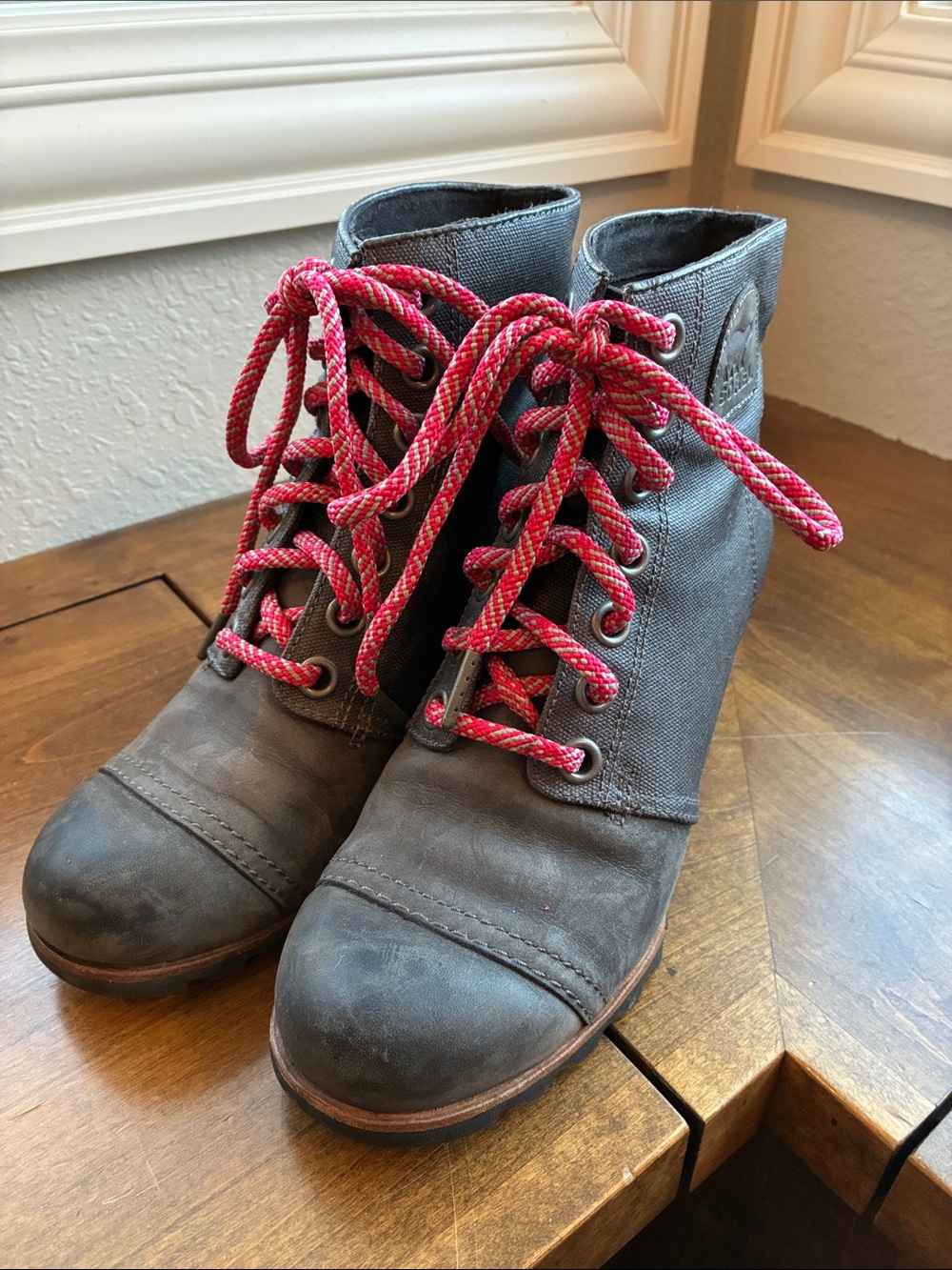 Sorel Gray Canvas Lace-Up Ankle Boots with Pink Accent Laces